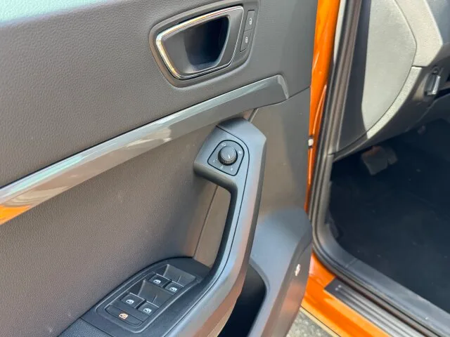 SEAT Ateca STYLE Plus ! AHK // NAVI / SITZHEIZ/ UVM. – Bild 8
