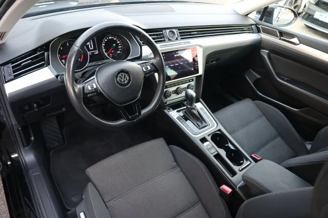 VW Passat COMFORTLINE PLUS / ACC / NAVI / DSG / uvm – Bild 8