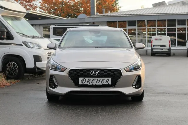 HYUNDAI i30 TREND PLUS / SITZHEIZ/MET/TEMPOMAT/KLIMA... – Bild 2