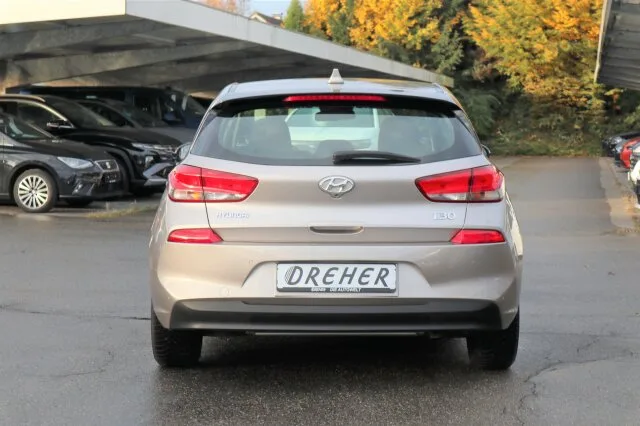 HYUNDAI i30 TREND PLUS / SITZHEIZ/MET/TEMPOMAT/KLIMA... – Bild 6