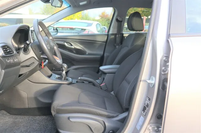 HYUNDAI i30 TREND PLUS / SITZHEIZ/MET/TEMPOMAT/KLIMA... – Bild 8