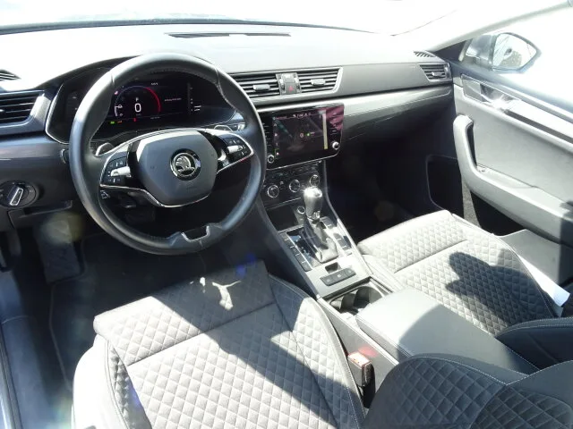 SKODA Superb Combi 2.0 TDI Ambition Navi/LED/Kamera – Bild 8