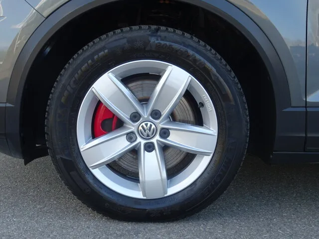 VW T-Roc 2.0 TSI Sport 4Motion Navi/Distronic/Autom. – Bild 6