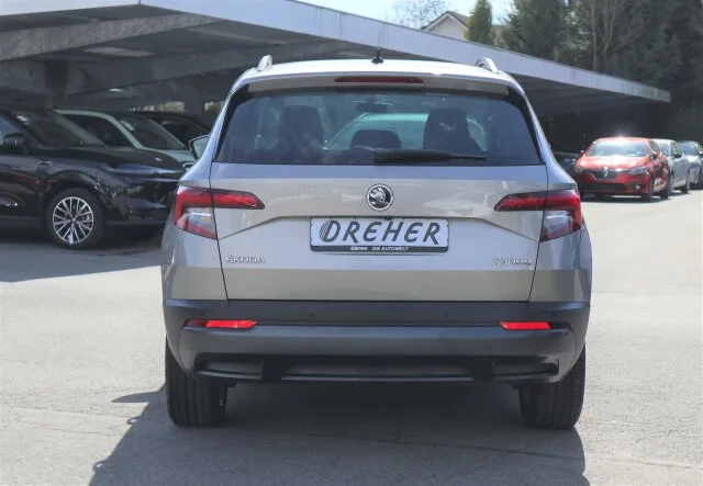 SKODA Karoq STYLE /AUTOMATIK/SITZHEIZ/RÜ-KAM/MET/UVM – Bild 6