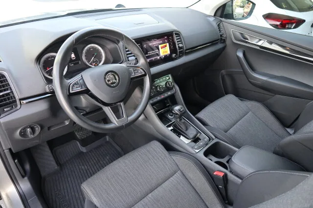 SKODA Karoq STYLE /AUTOMATIK/SITZHEIZ/RÜ-KAM/MET/UVM – Bild 7