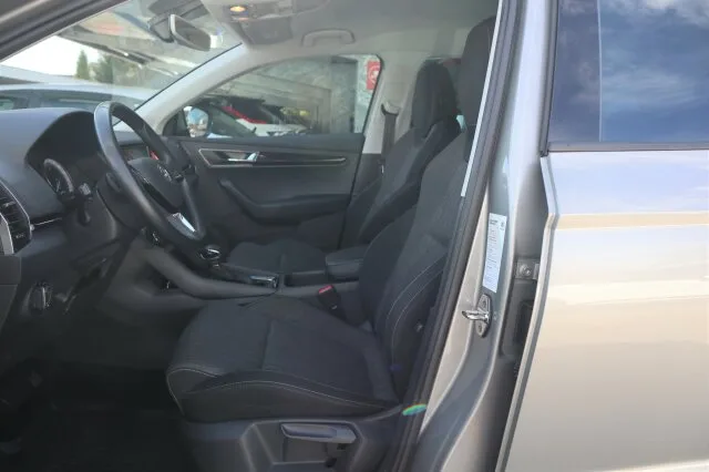 SKODA Karoq STYLE /AUTOMATIK/SITZHEIZ/RÜ-KAM/MET/UVM – Bild 8