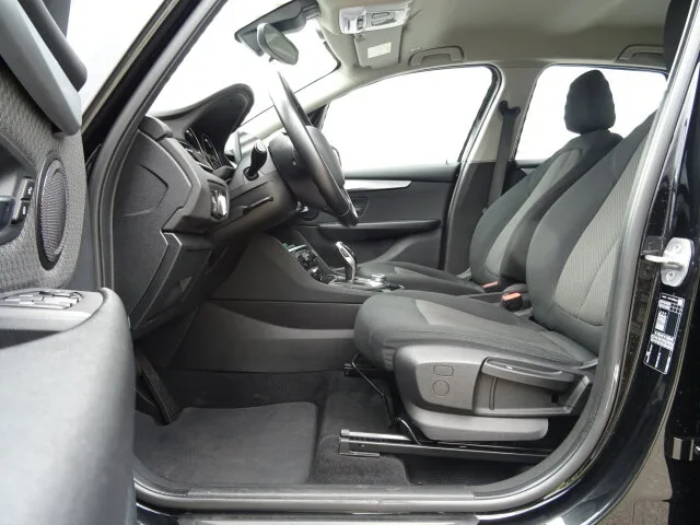 BMW 218 Active Tourer Automatik Navigation, nur 41.000 km !!! – Bild 7