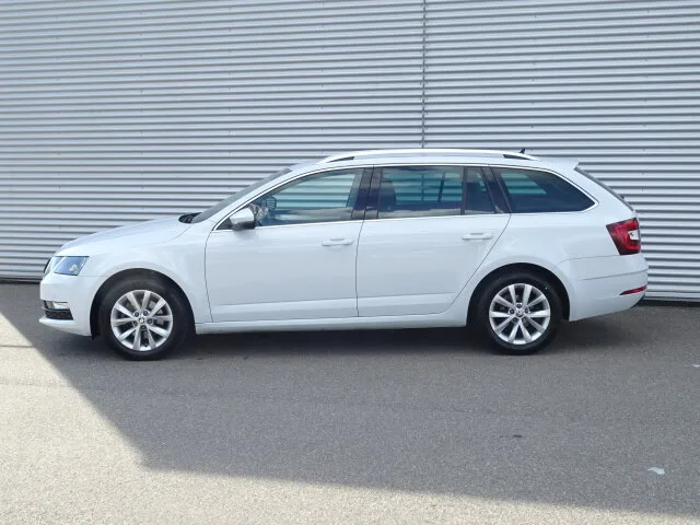 SKODA Octavia Combi Carplay DSG Leder Navi Sitzhzg Abstandsw. – Bild 3