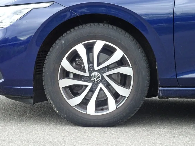 VW Golf VIII 1.5 TSI Active Navi/Klima/LED Sitzhzg. – Bild 5