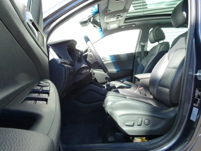 HYUNDAI Tucson 1.6 Premium 4WD Navi/Pano.-Dach/Klima/LED – Bild 7