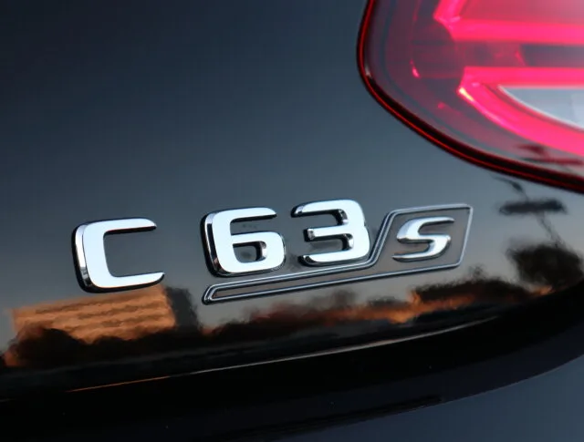 MERCEDES-BENZ C 63 AMG S COMAND APS/Distronic/Styling – Bild 6