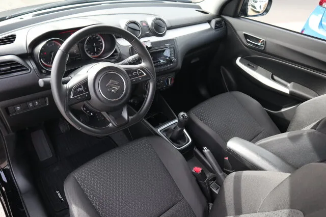 SUZUKI Swift CLUB HYBRID / 1 Hand / sparsam / wenig km – Bild 8