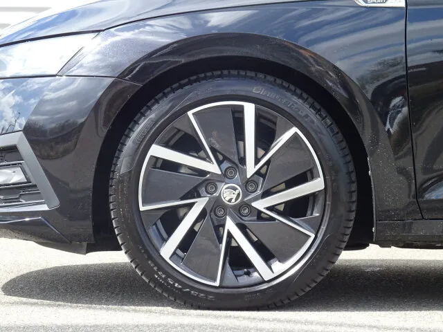 SKODA Octavia Combi 2.0 TDI DPF Sportline Navi/Autom. – Bild 6