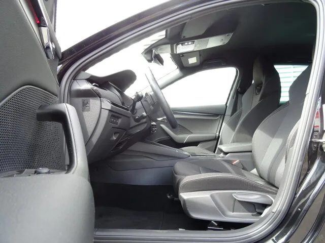 SKODA Octavia Combi 2.0 TDI DPF Sportline Navi/Autom. – Bild 7