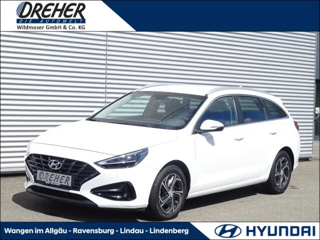 HYUNDAI i30 Kombi Automatik Kamera Klima PDC Select eFH.