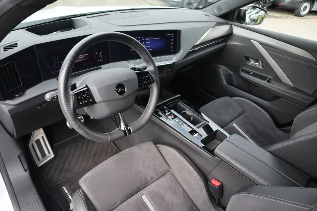 OPEL Astra 1.6 Turbo Plug-in Hybrid GSe LED/Kamera/LM – Bild 7