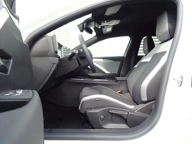 OPEL Astra Edition/Sitzheizung/Kom.-Pak/RÜ-KAM LED – Bild 7