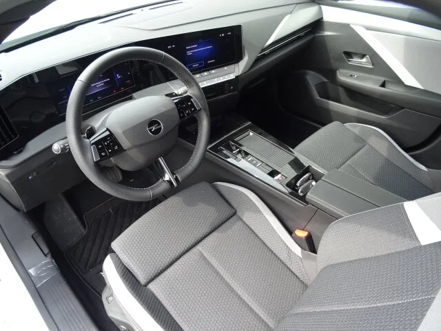 OPEL Astra Edition/Sitzheizung/Kom.-Pak/RÜ-KAM LED – Bild 8