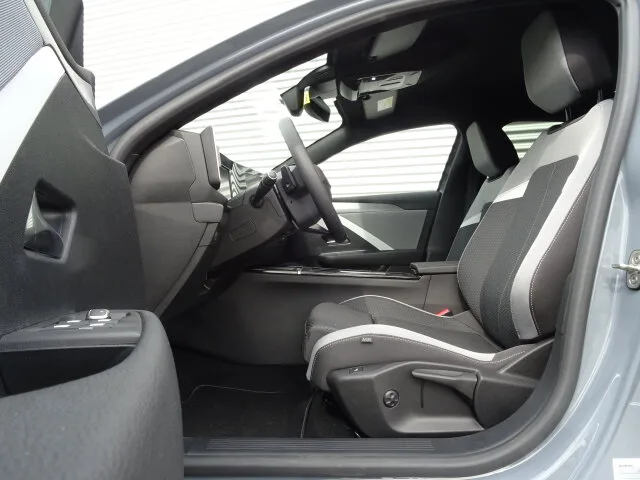 OPEL Astra Edition/Sitzheizung/Kom.-Pak/RÜ-KAM LED – Bild 7