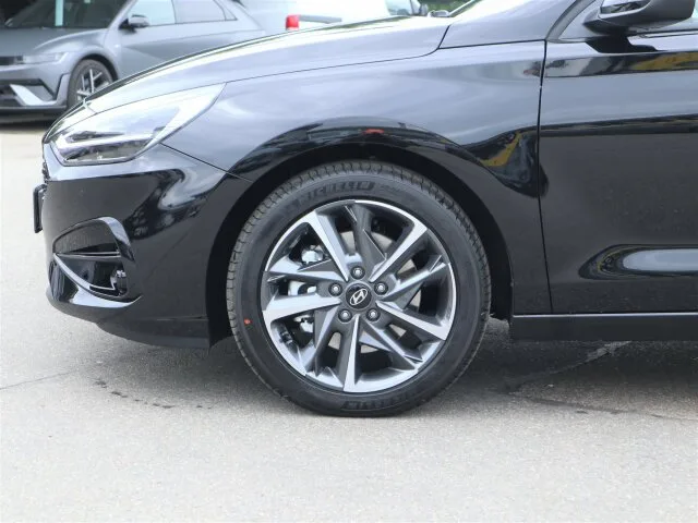 HYUNDAI i30 FL 5-Türer 1.5 T-GDI 7-DCT 140 PS ADVANTAGE – Bild 3