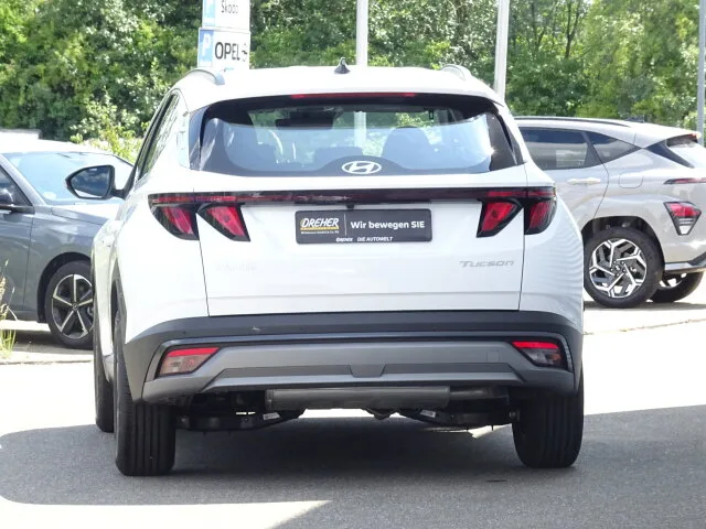 HYUNDAI Tucson Select 2WD Rückfahrkamera, Navigation – Bild 5