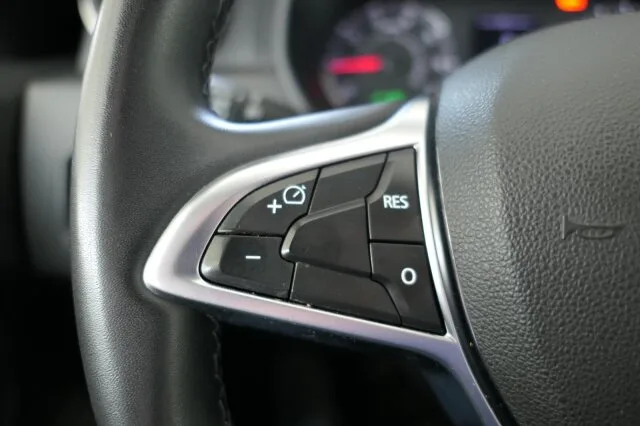 DACIA Duster II 1.3 TCe 130 Urban Navi / AHK / Kamera – Bild 8