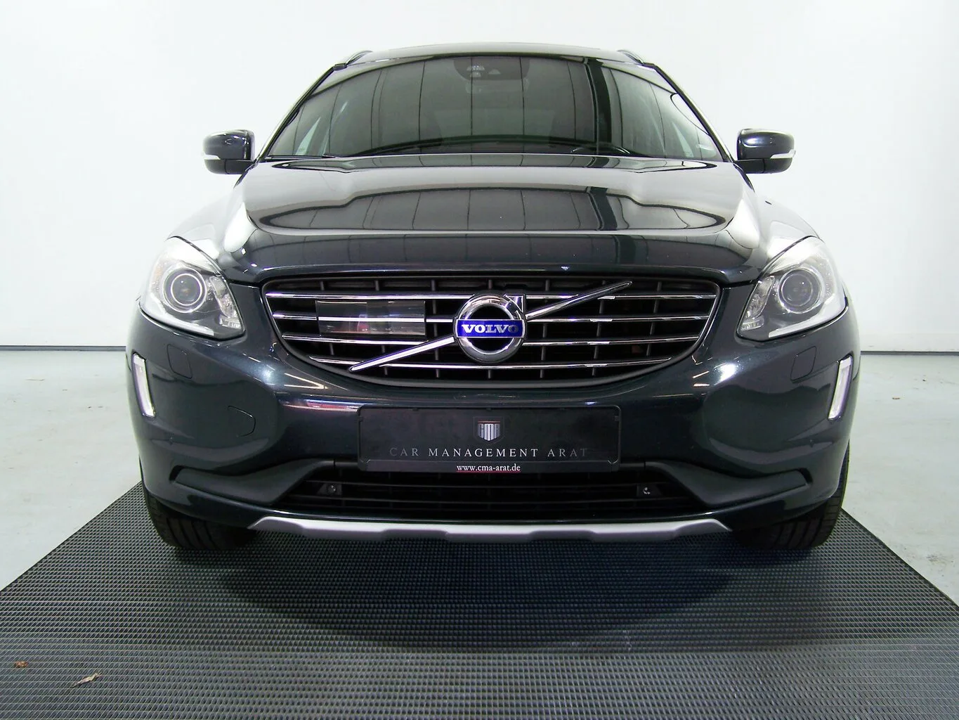 VOLVO XC60 D4 Summum PANO+LEDER+AMB+NAV+KAMER+ACC+PDC... – Bild 2