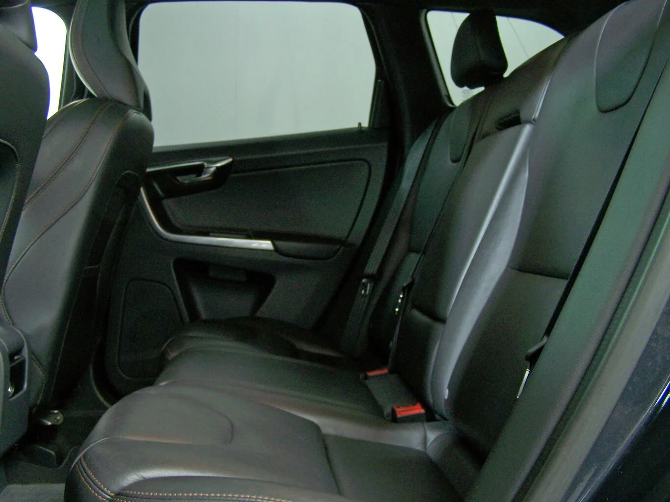 VOLVO XC60 D4 Summum PANO+LEDER+AMB+NAV+KAMER+ACC+PDC... – Bild 5