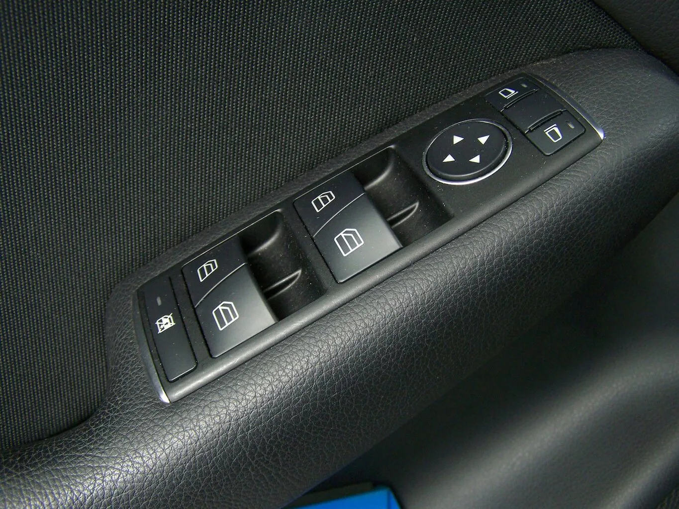 MERCEDES-BENZ B 180 AUTOM PANORAMA+NAVI+PDC+SITZH... – Bild 8