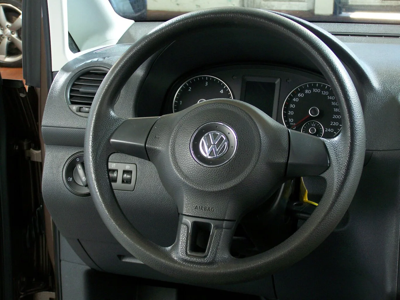 VW Caddy 1.6 TDI Trendline AUTOM+PDC+SHZ+TEM... – Bild 7