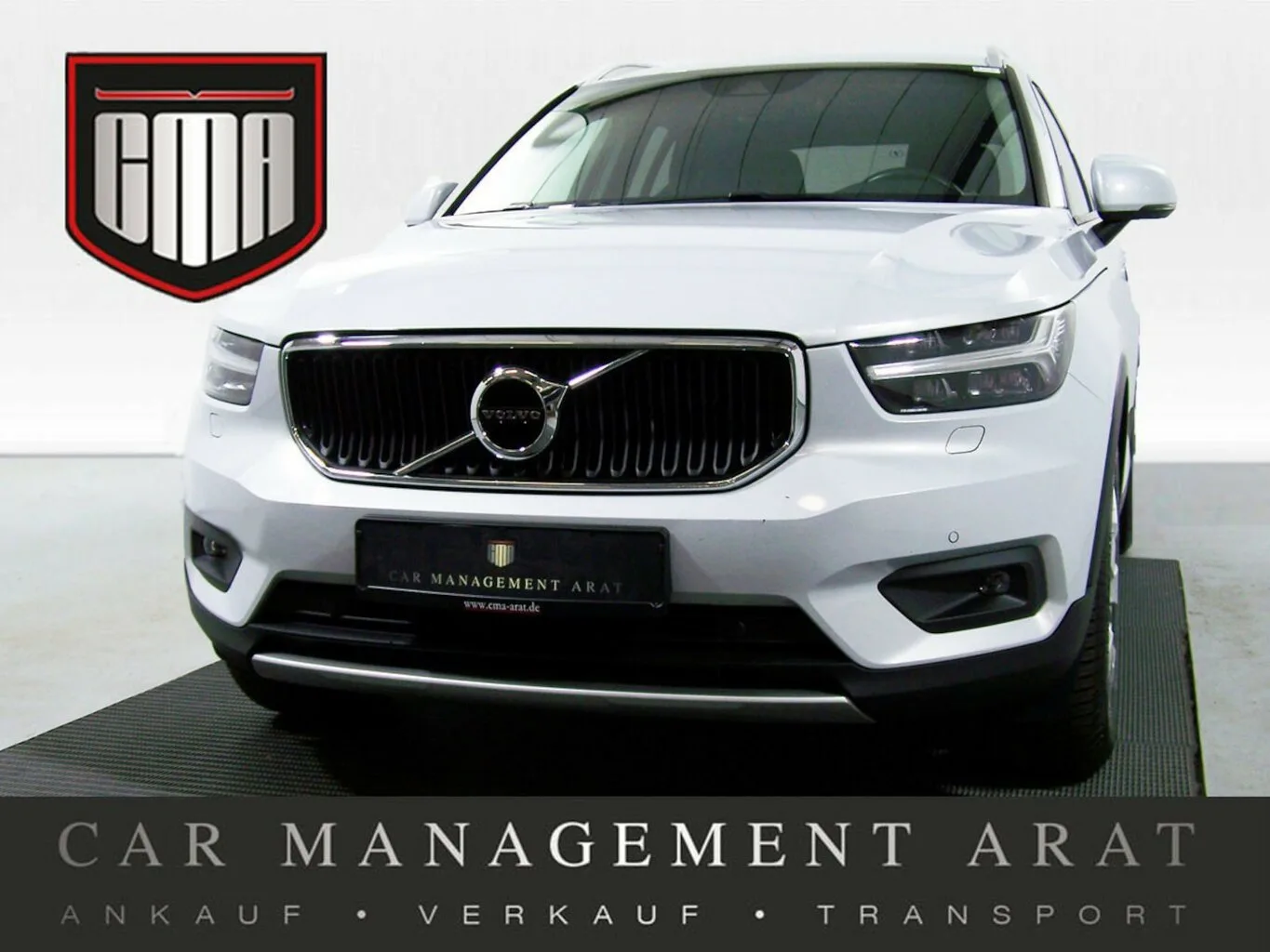 VOLVO XC40 T3 Momentum Pro AUTOM LED+NAV+AMBIE+R19+KAM...