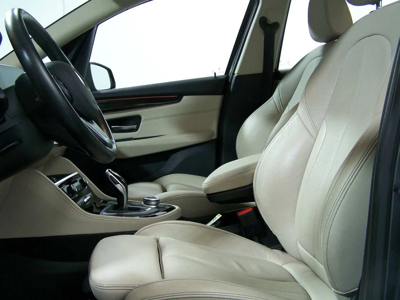 BMW 218 Active Tourer Luxury Line AUTOM LEDER+NAVI... – Bild 6