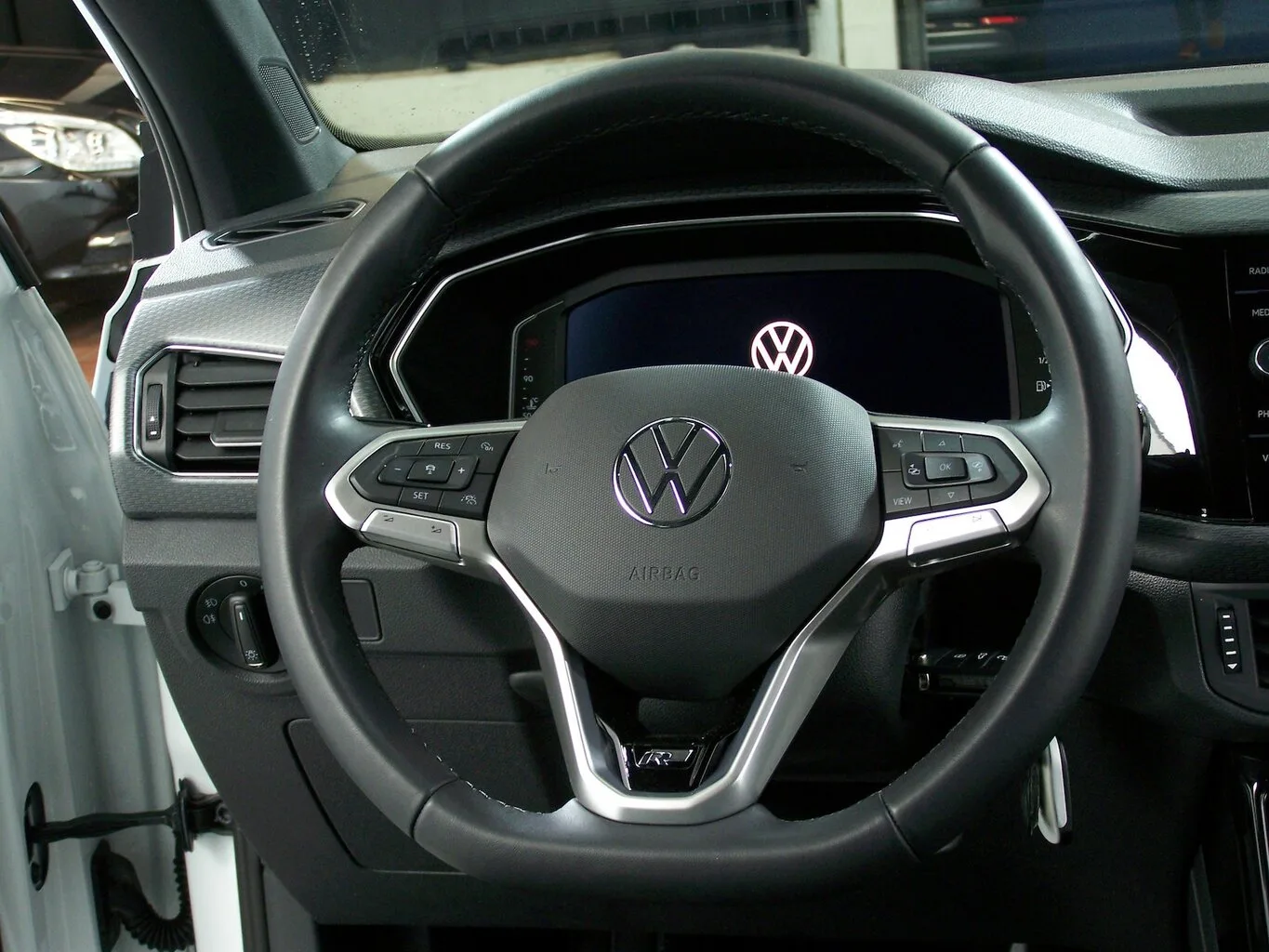 VW T-Cross 1.5 TSI R-Line DSG VRT-PRO+LED+NAV+KAM... – Bild 7