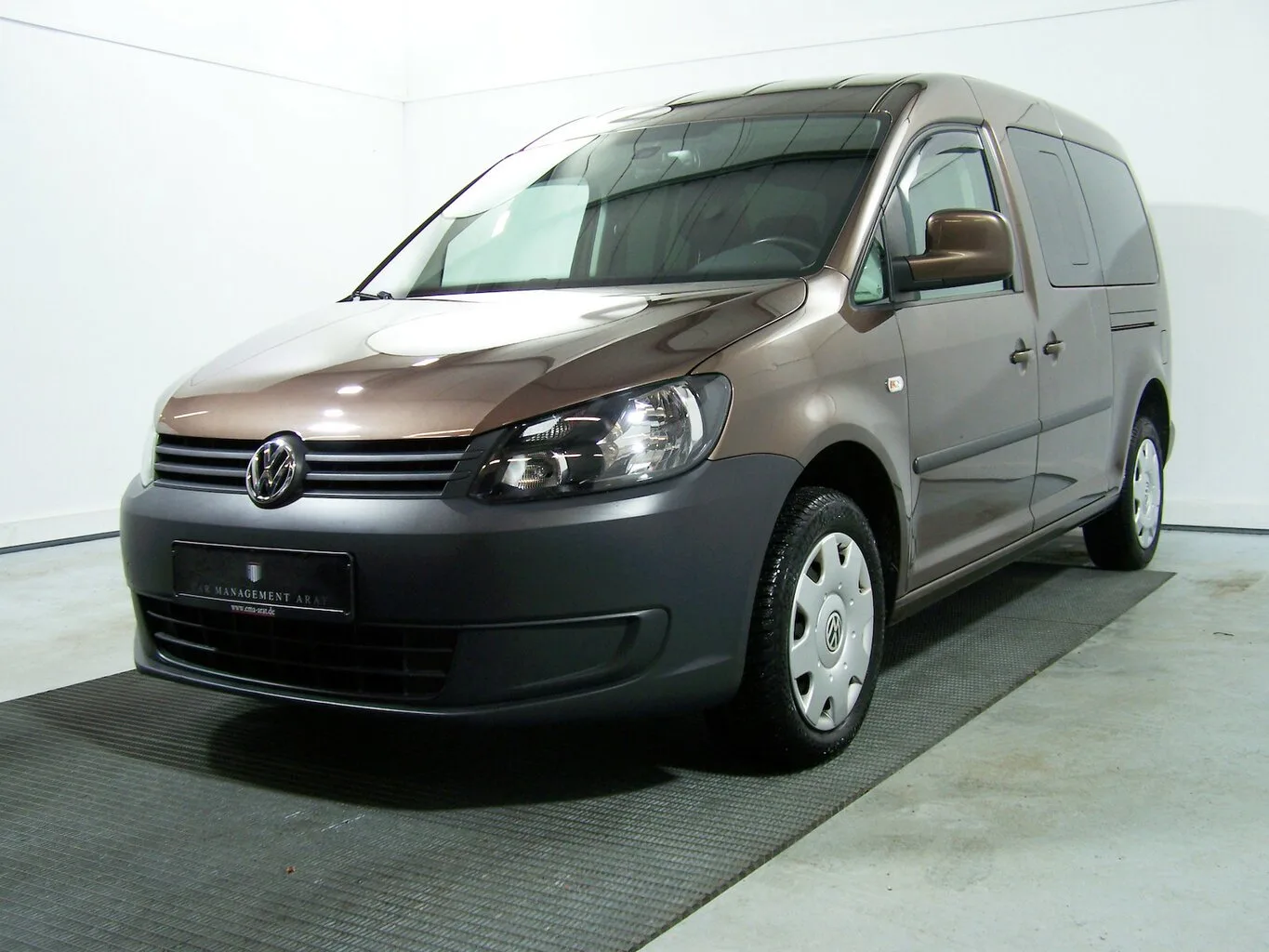 VW Caddy Maxi 1.6 TDI Trendline AUTOM KLIMAAUTO+PDC... – Bild 4