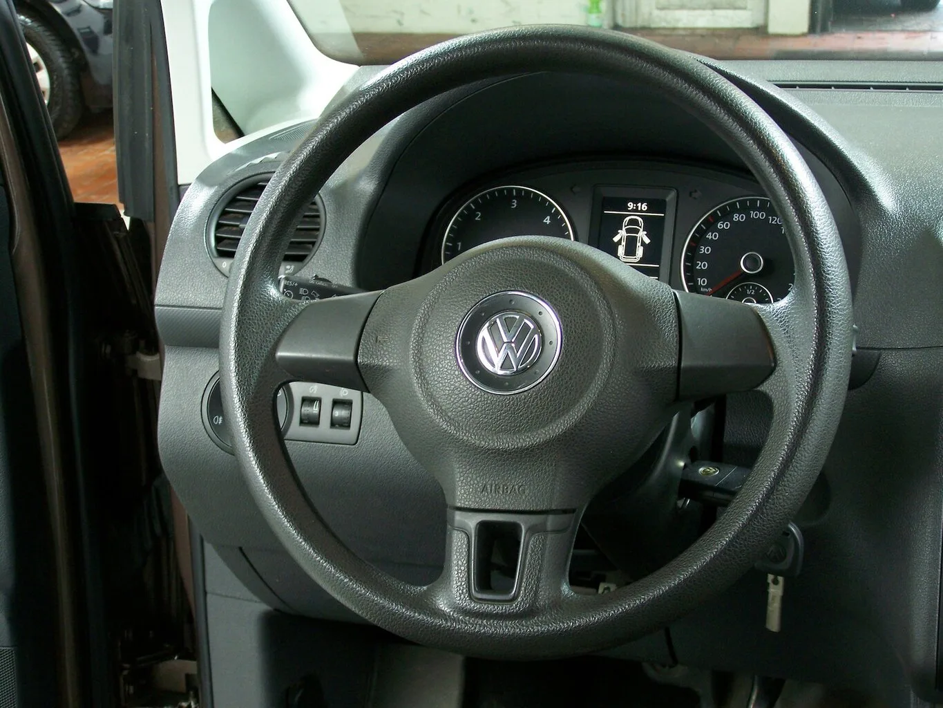 VW Caddy Maxi 1.6 TDI Trendline AUTOM KLIMAAUTO+PDC... – Bild 6