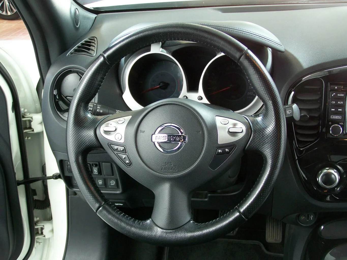NISSAN Juke 1.2 DIG-T Tekna NAVI+KAMERA+TEMP+SITZH... – Bild 8