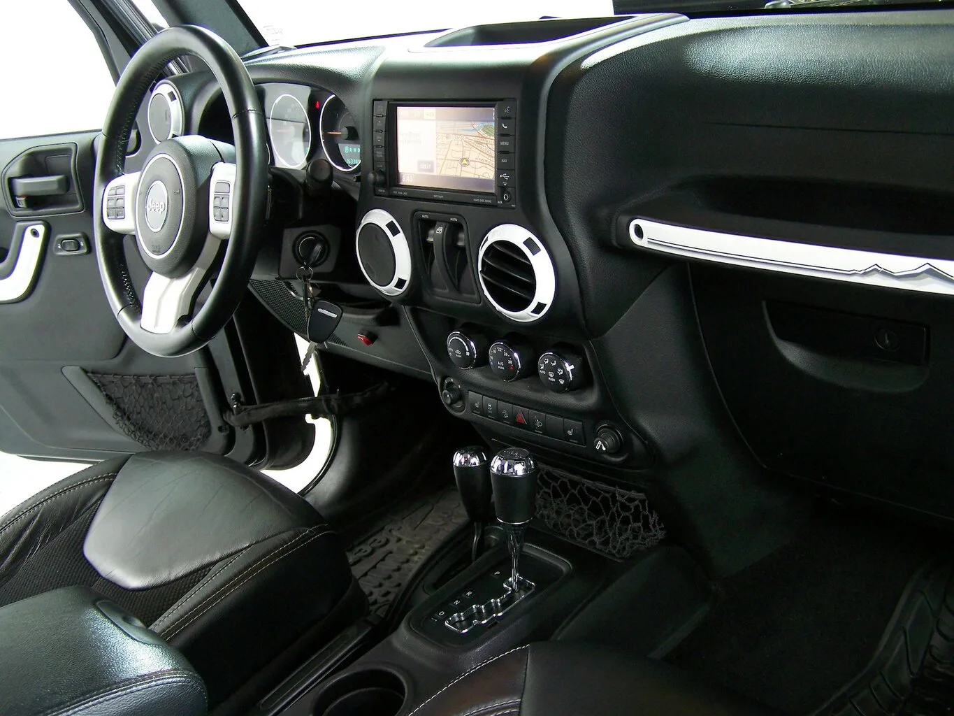 JEEP Wrangler 2.8 CRD X LEDER+AHK+NAVI+PDC+SHZ+TEMP... – Bild 8