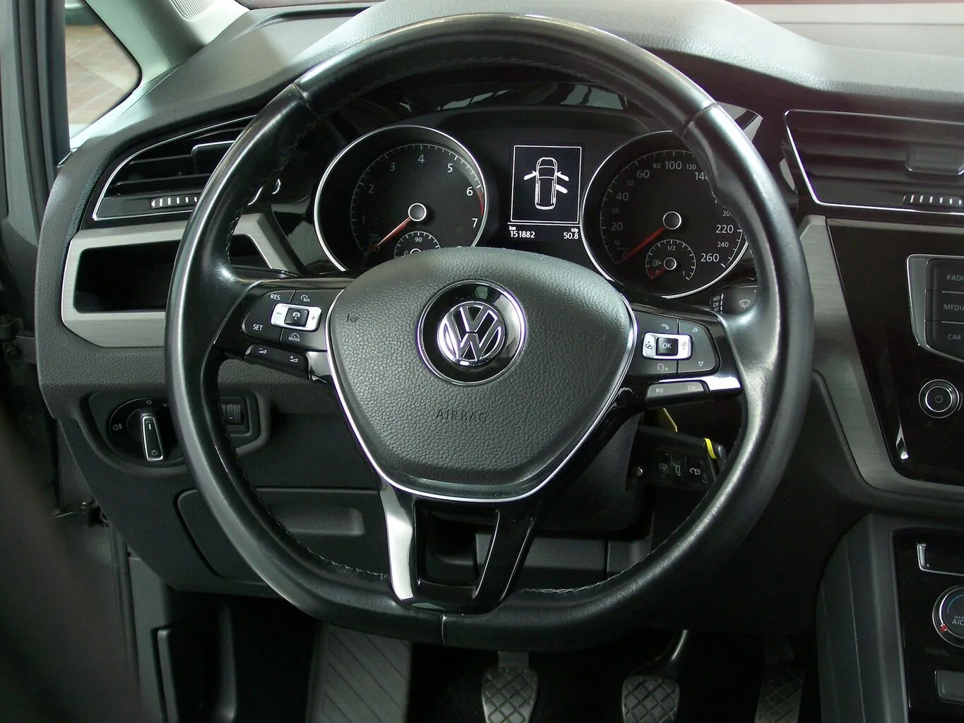 VW Touran 1.2 TSI BlueMotion Comfortline ACC+PDC... – Bild 6