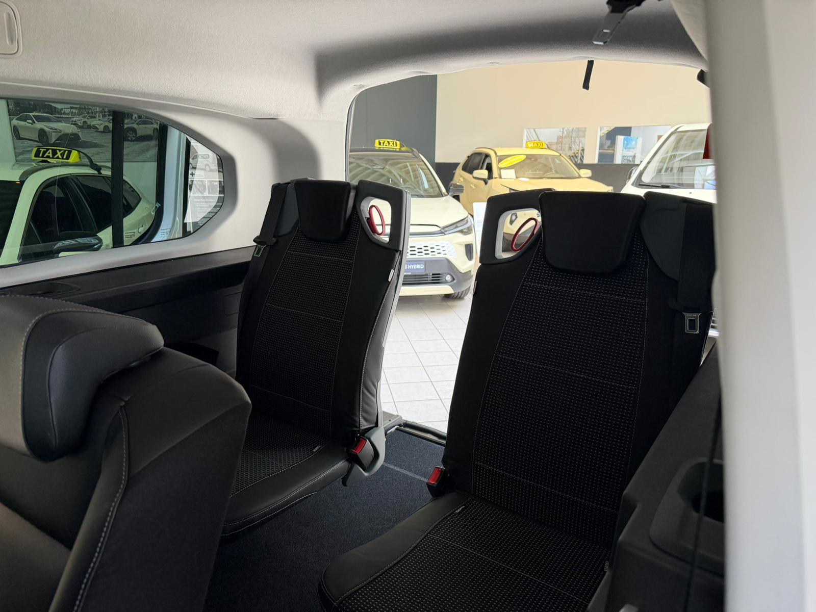 Toyota Proace City Verso Teamplayer L2 1,5-D Taxi – Bild 5