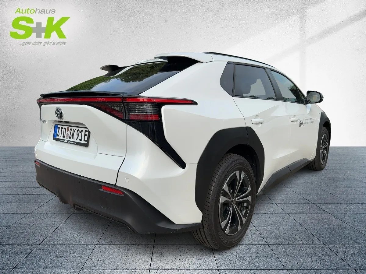 Toyota bZ4X Elektromotor +SHZ+LED+Toterwinkel+Apple Car – Bild 4