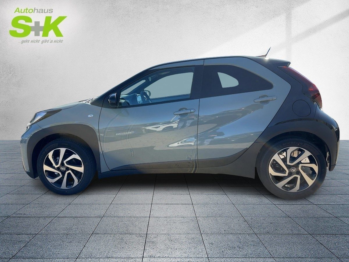 Toyota Aygo X 1,0 l Teamplayer 5 M/T – Bild 2