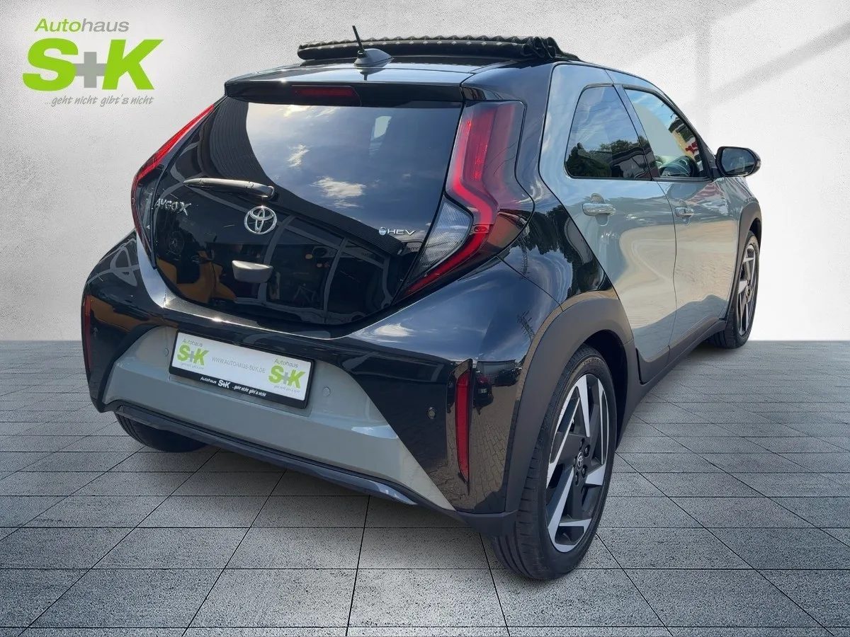 Toyota Aygo X 1,5 l Lounge CVT+SHZ+R-KAM+JBL+Faltschieb – Bild 4
