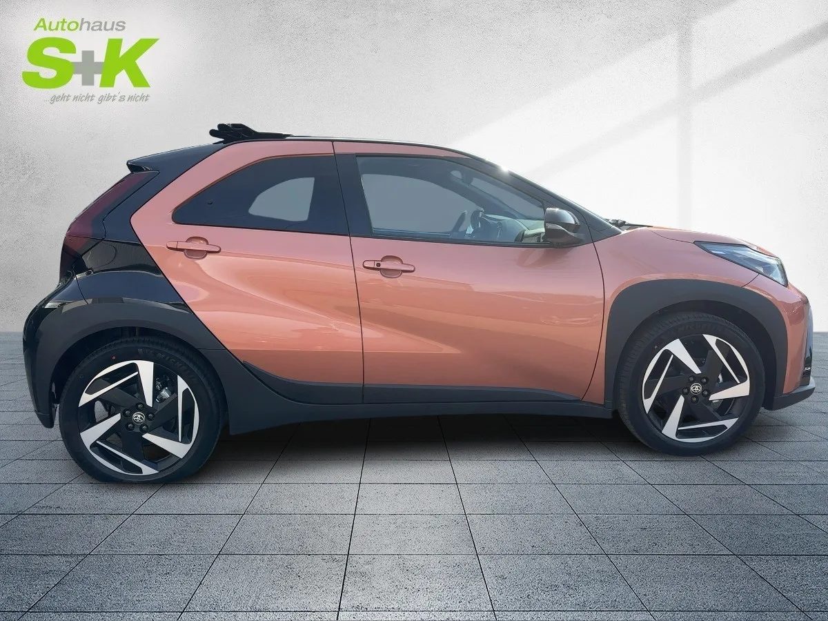 Toyota Aygo X 1,5 l Lounge CVT++JBL++R-KAM – Bild 5