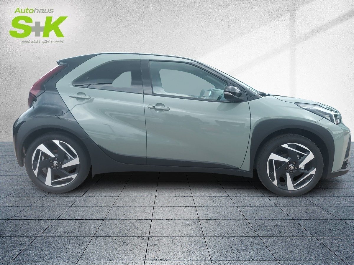Toyota Aygo X 1.5 Hybrid Lounge CVT*CARPLAY+LED+SHZ+PDC – Bild 4
