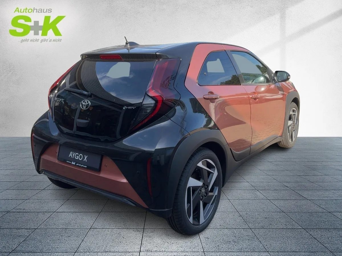 Toyota Aygo X 1,5 l Lounge CVT ABS Fahrerairbag ESP SER – Bild 4