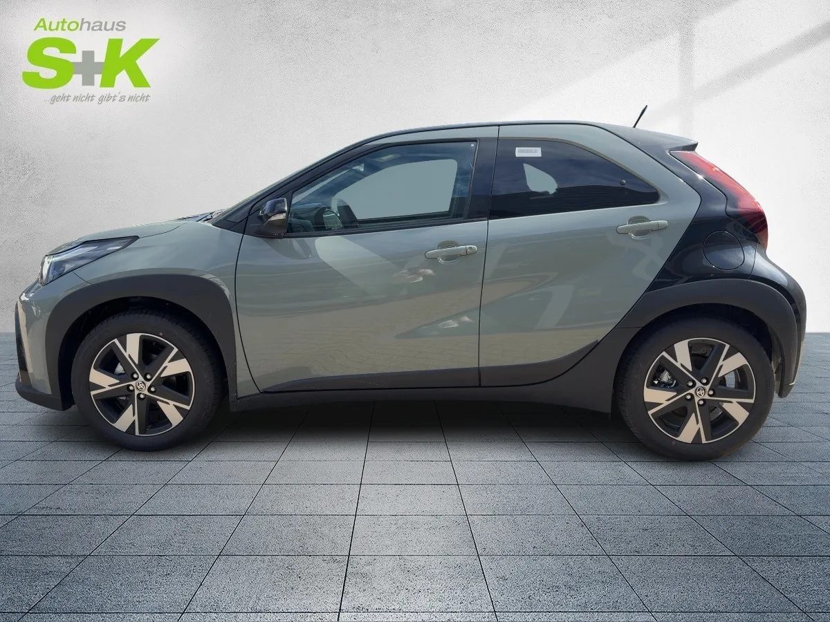 Toyota Aygo X 1,5 l Teamplayer CVT+SHZ+Rückfahrkamera+C – Bild 2