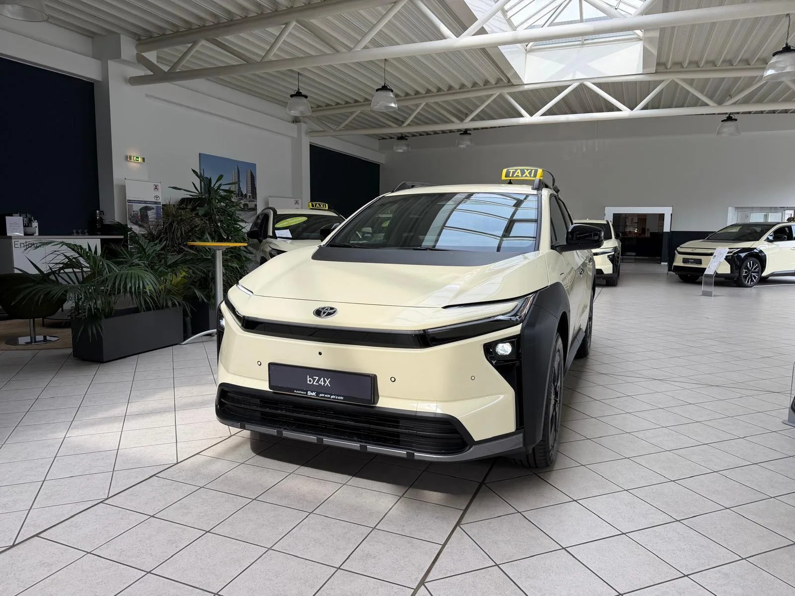 Toyota bZ4X Touring Elektromotor / 75 kWh, 5-Türer, ABS