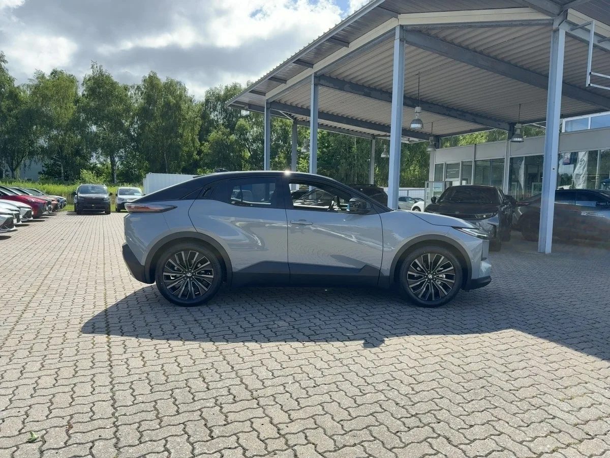 Toyota C-HR+ + Lounge *Sky & Sound Paket *Carplay*Navi* – Bild 5