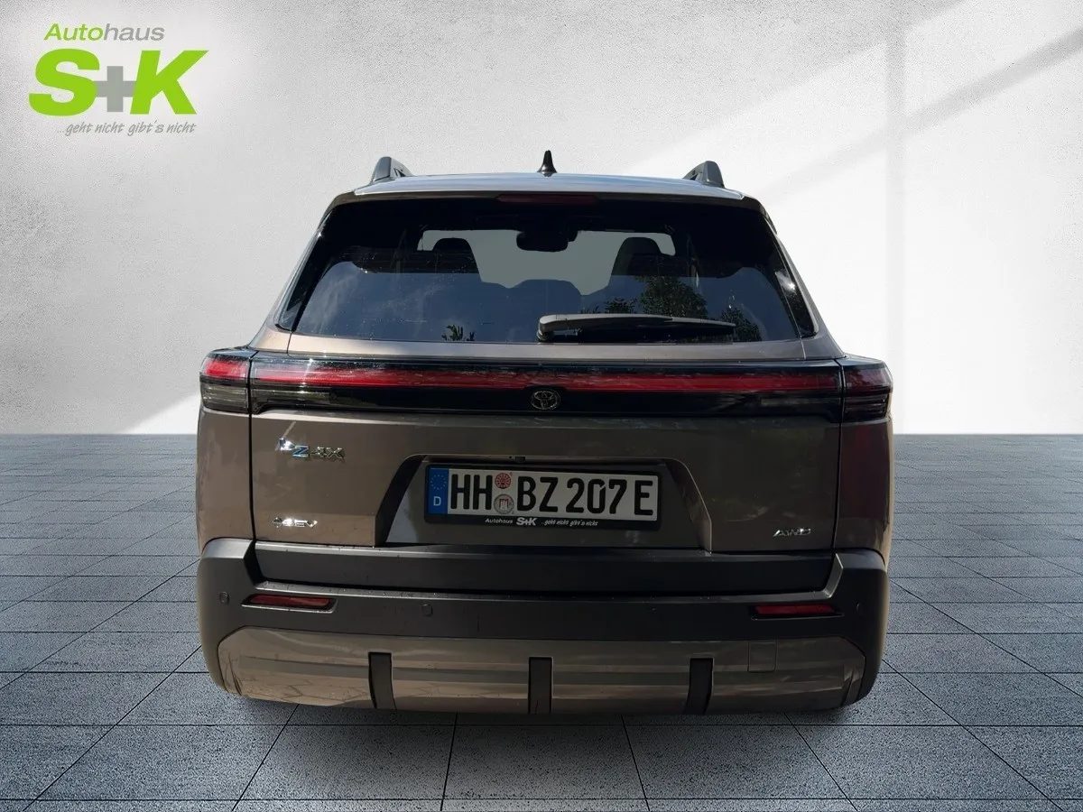 Toyota bZ4X Touring Lounge AWD*360°*Sitzklima*Leder* – Bild 3