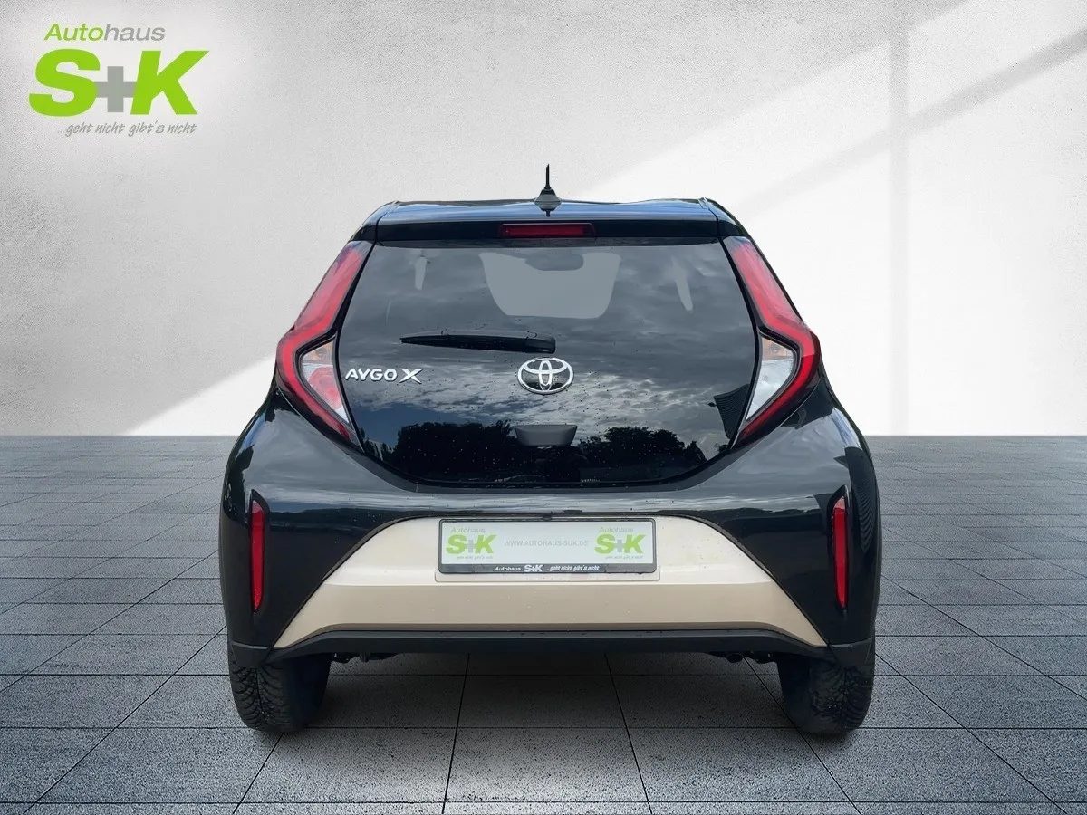 Toyota Aygo X 1.0 VVT-i Team D – Bild 3